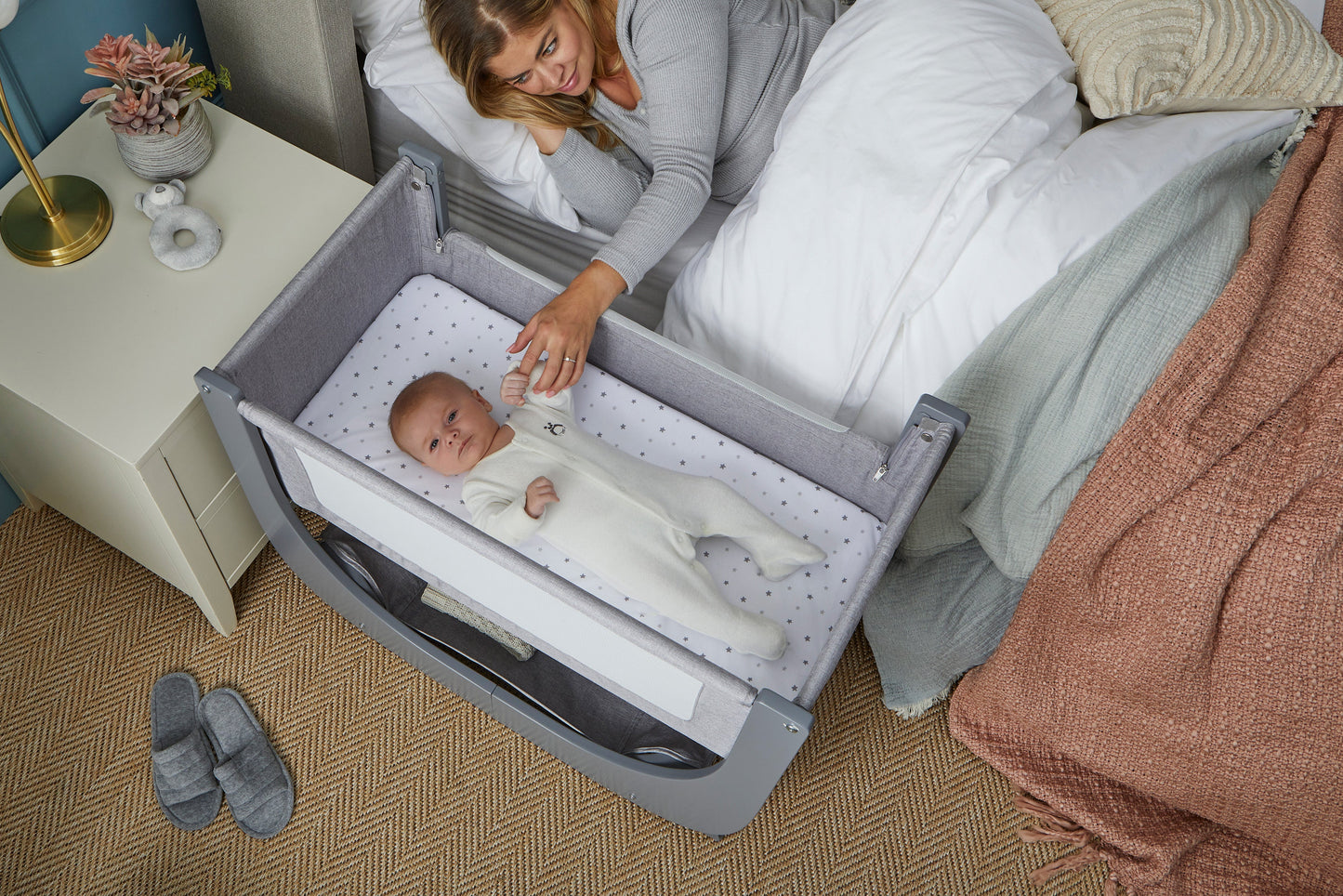 Shnuggle Air Lite Bedside Crib | Height Adjustable Baby Bed with Mattress + 1 Waterproof + 2 White Sheets