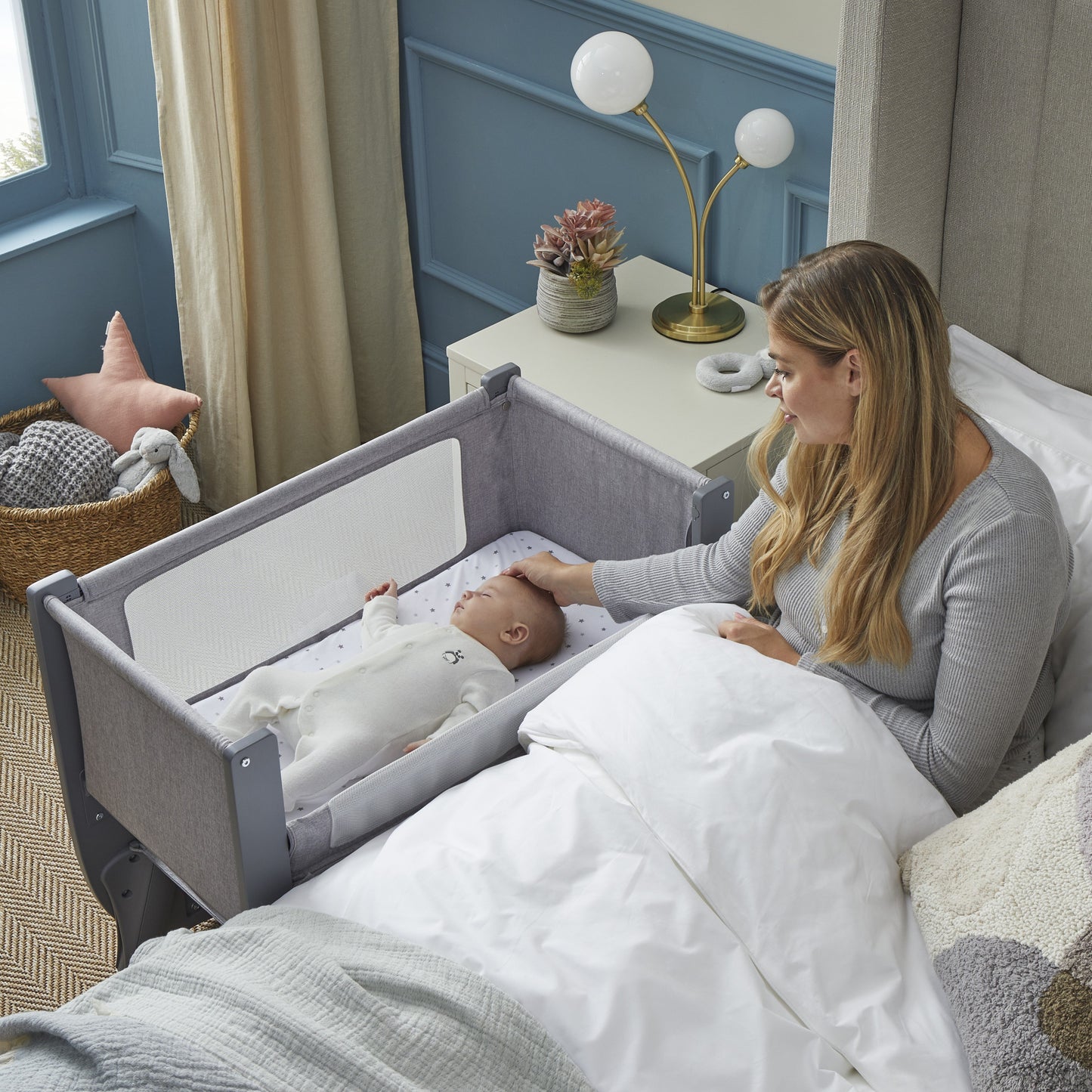 Shnuggle Air Lite Bedside Crib | Height Adjustable Baby Bed with Mattress + 1 Waterproof + 2 White Sheets